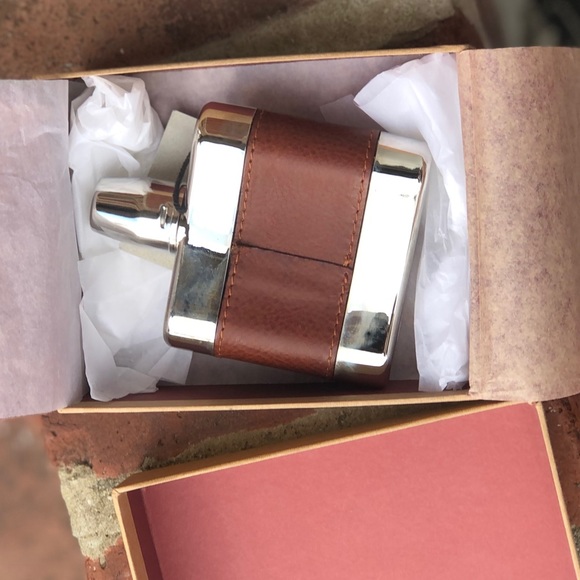 🆕Frye Travel Flask // redwood (great gift!) - Picture 6 of 10